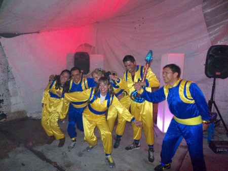 GRANDES Y PEQUEÑAS FIESTAS